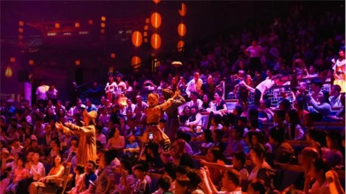 文化激揚(yáng)，產(chǎn)業(yè)奔涌——甘肅敦煌翻騰文旅融合新浪潮